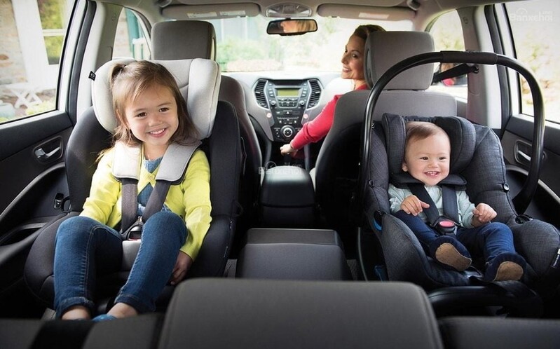 Luật ghế trẻ em: quy định cha mẹ cần biết khi đi ô tô