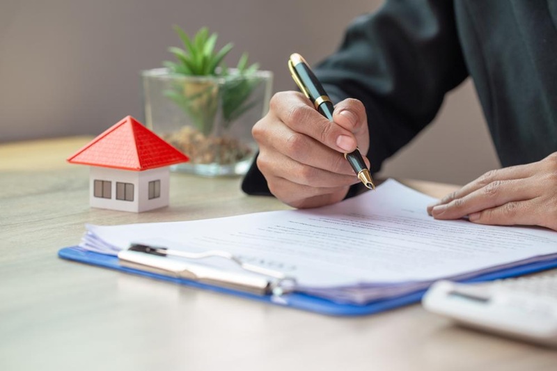Quy trình sang tên sổ đỏ từ công chứng hợp đồng đến khi nhận kết quả thực tế.