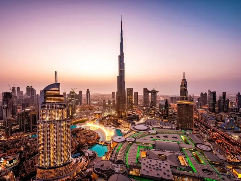 Kiến trúc hình chữ Y độc đáo giúp tháp Burj Khalifa đứng vững trước sức gió.