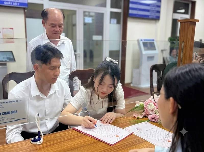 Thủ tục đăng ký kết hôn được thực hiện tại Ủy ban nhân dân cấp xã có thẩm quyền